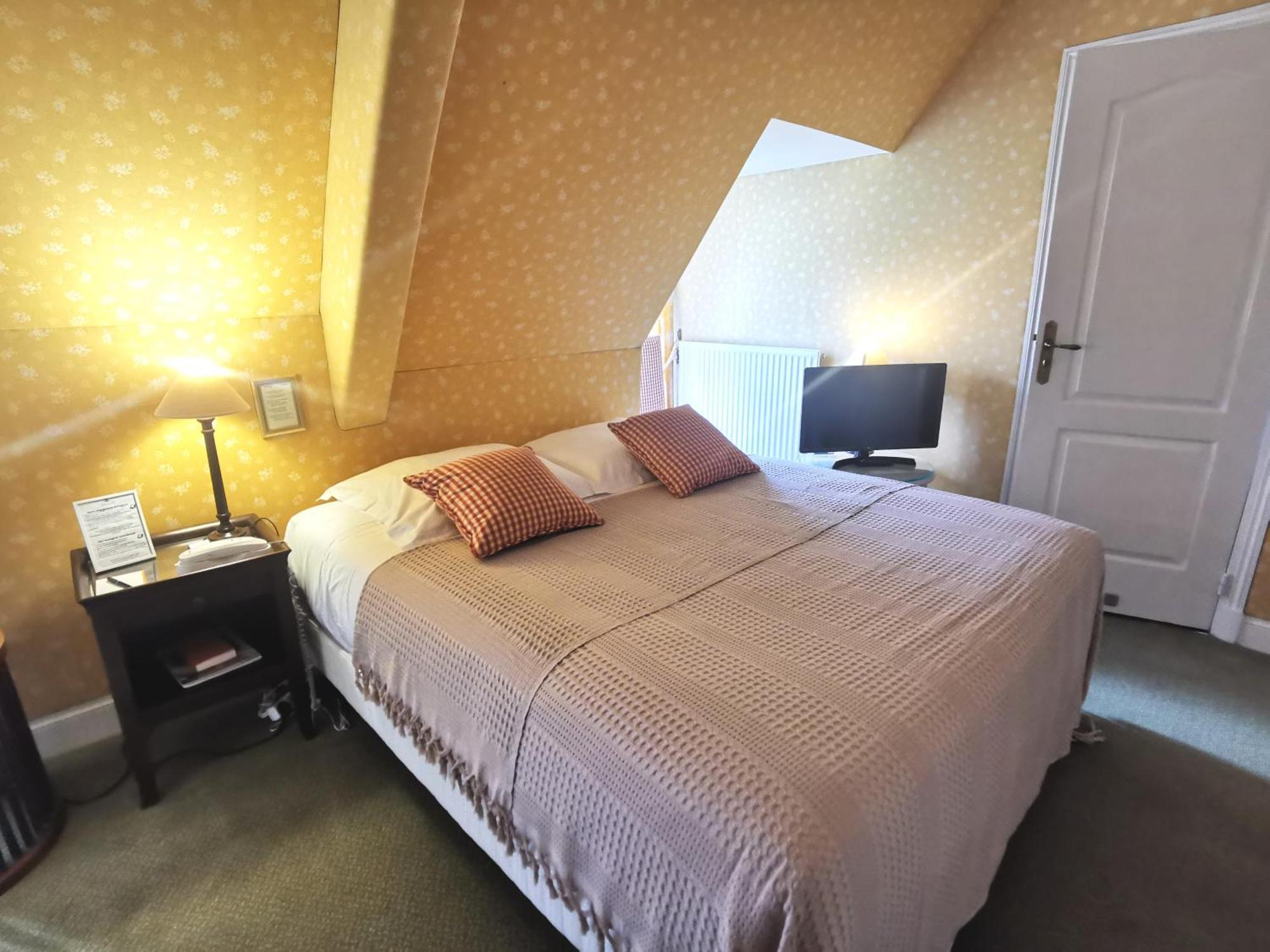 Grand Hotel "Chateau De Sully" - Piscine & Spa -Teritoria Sully  Bagian luar foto